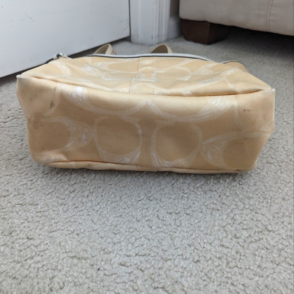 Coach Signature Shoulder Bag - Picture 15 of 16